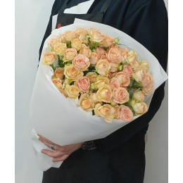 Bouquet with bush rose Mirage