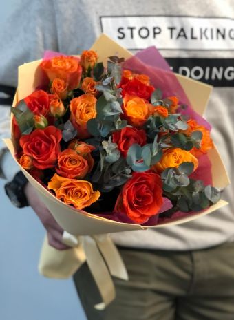 A bouquet of flowers as a way to declare love