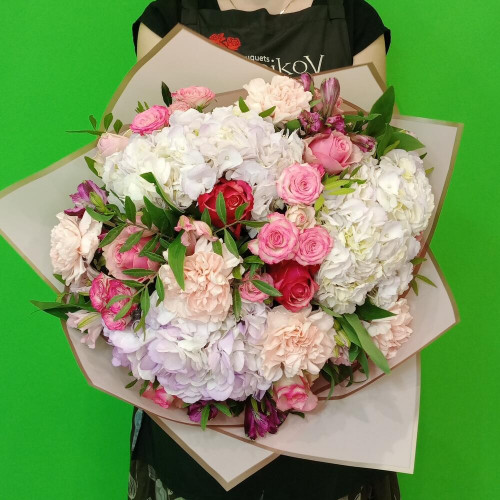 Bouquet with hydrangea Air