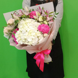 Bouquet with hydrangea Success