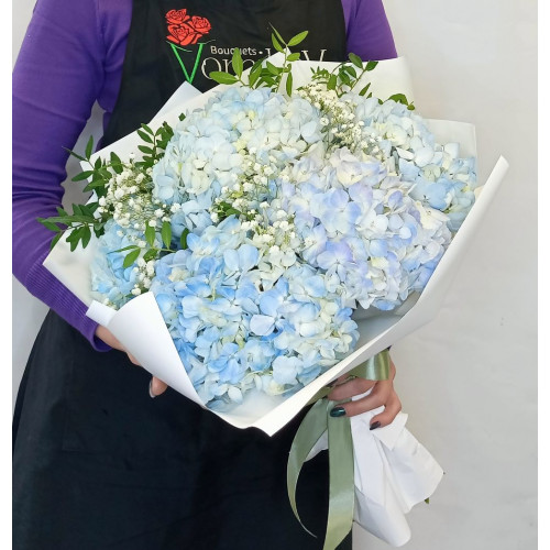 Bouquet with hydrangeas Blue Lagoon